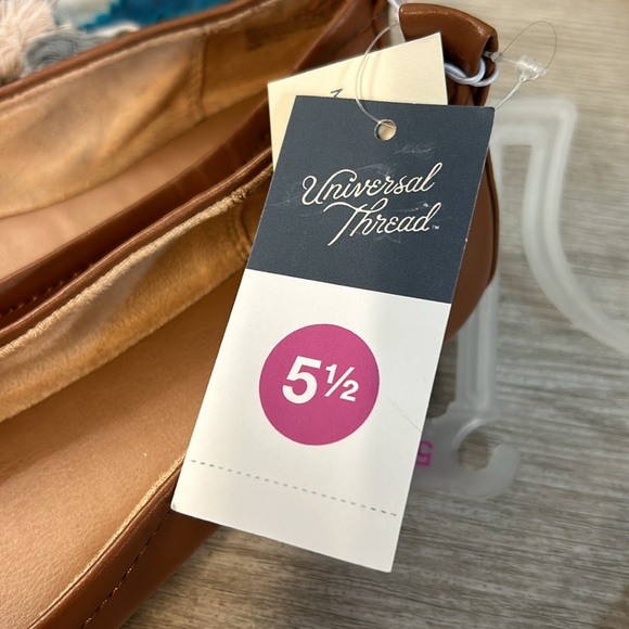 NWT Woman’s Danielle Scrunch Ballet Flats by Universal Thread - Picture 5 of 7